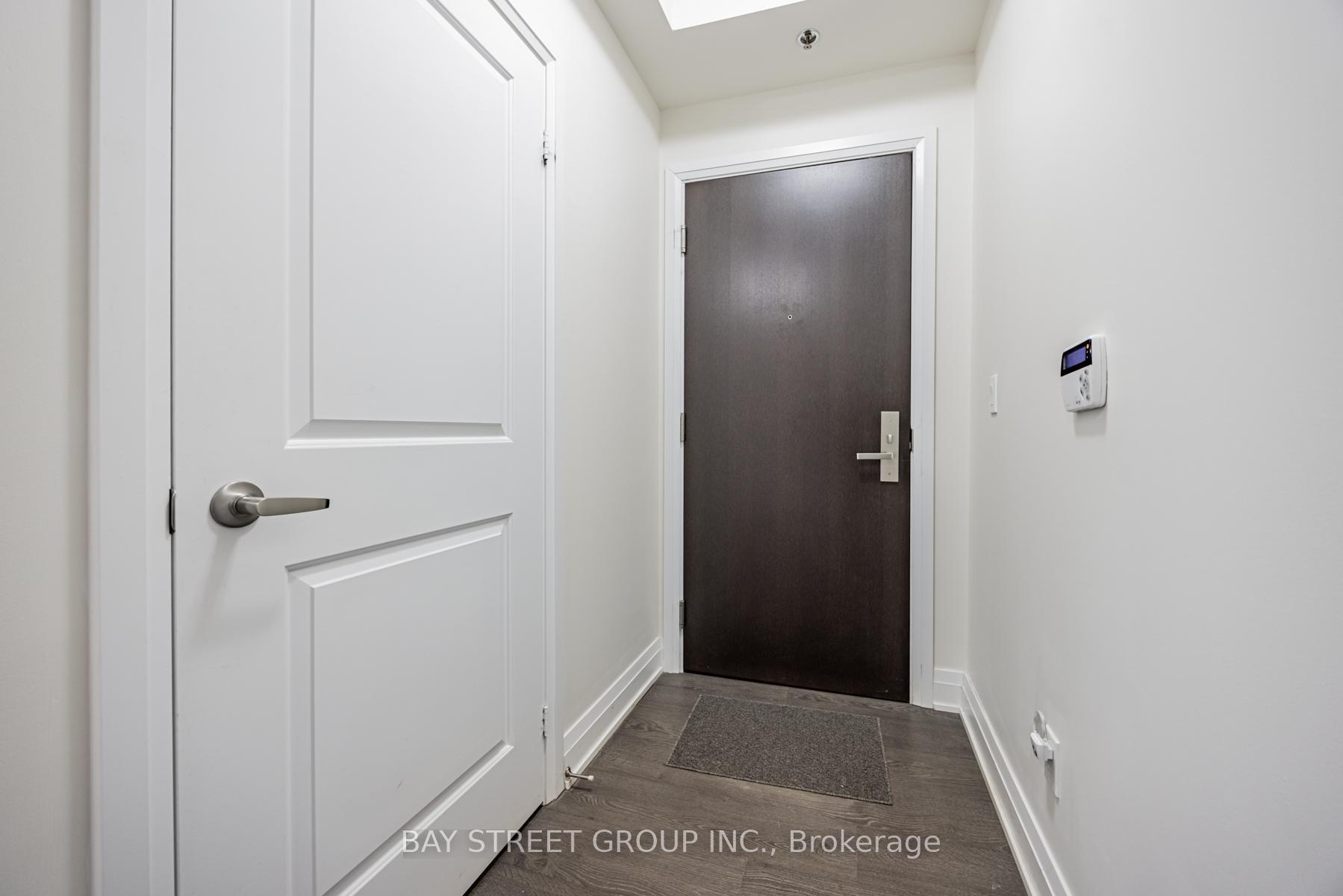 2 Bedrooms Condo at 55 Speers, Oakville For sale