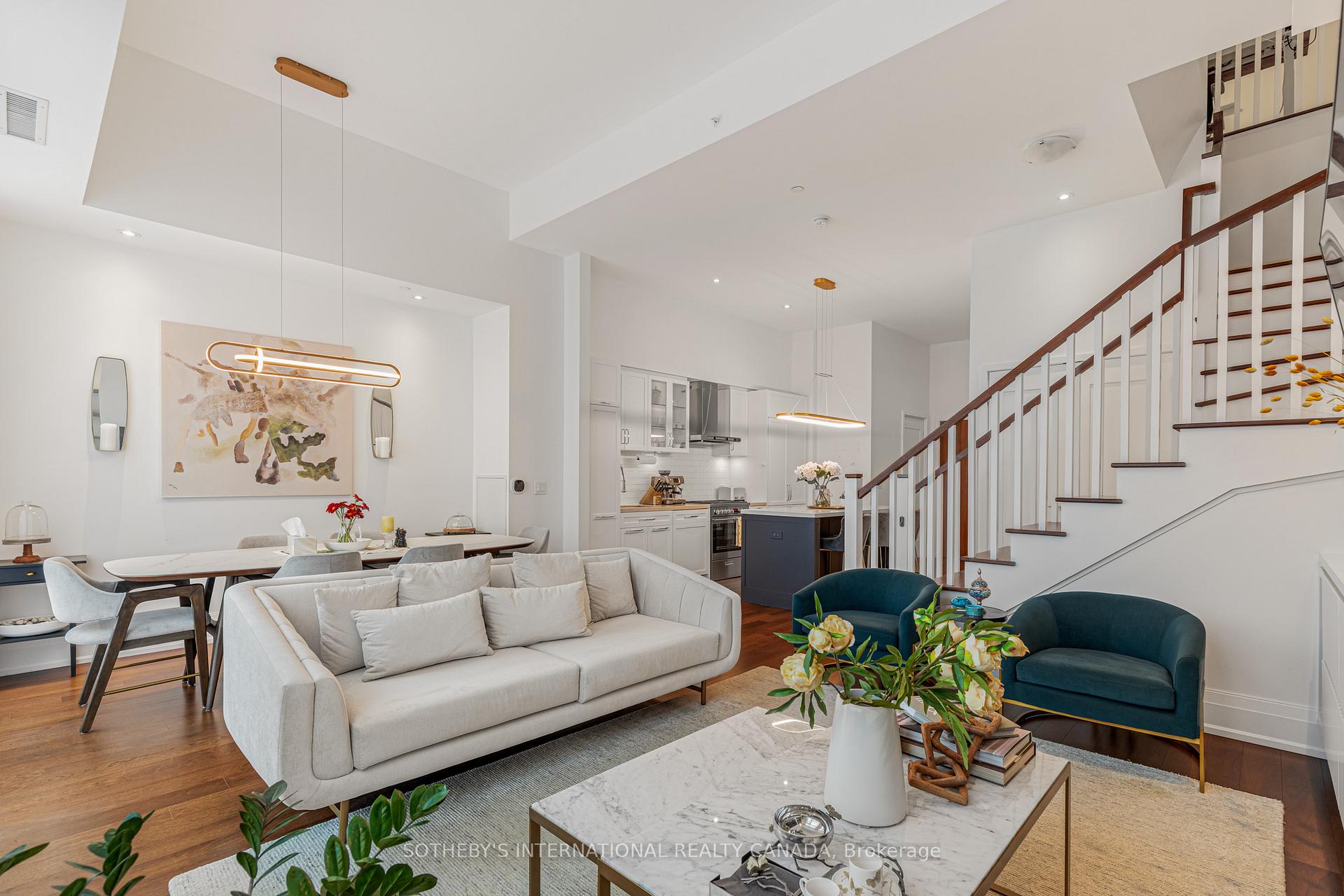 4 Bedrooms Condo at 25 Malcolm, Toronto For sale