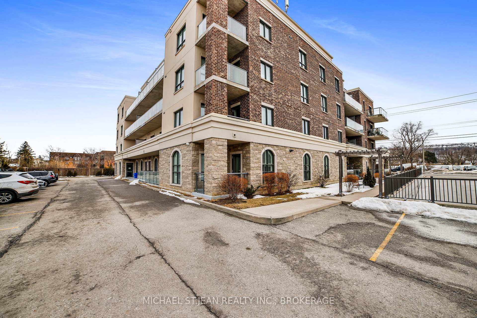 2 Bedrooms Condo at 319 Highway 8,  Hamilton For sale