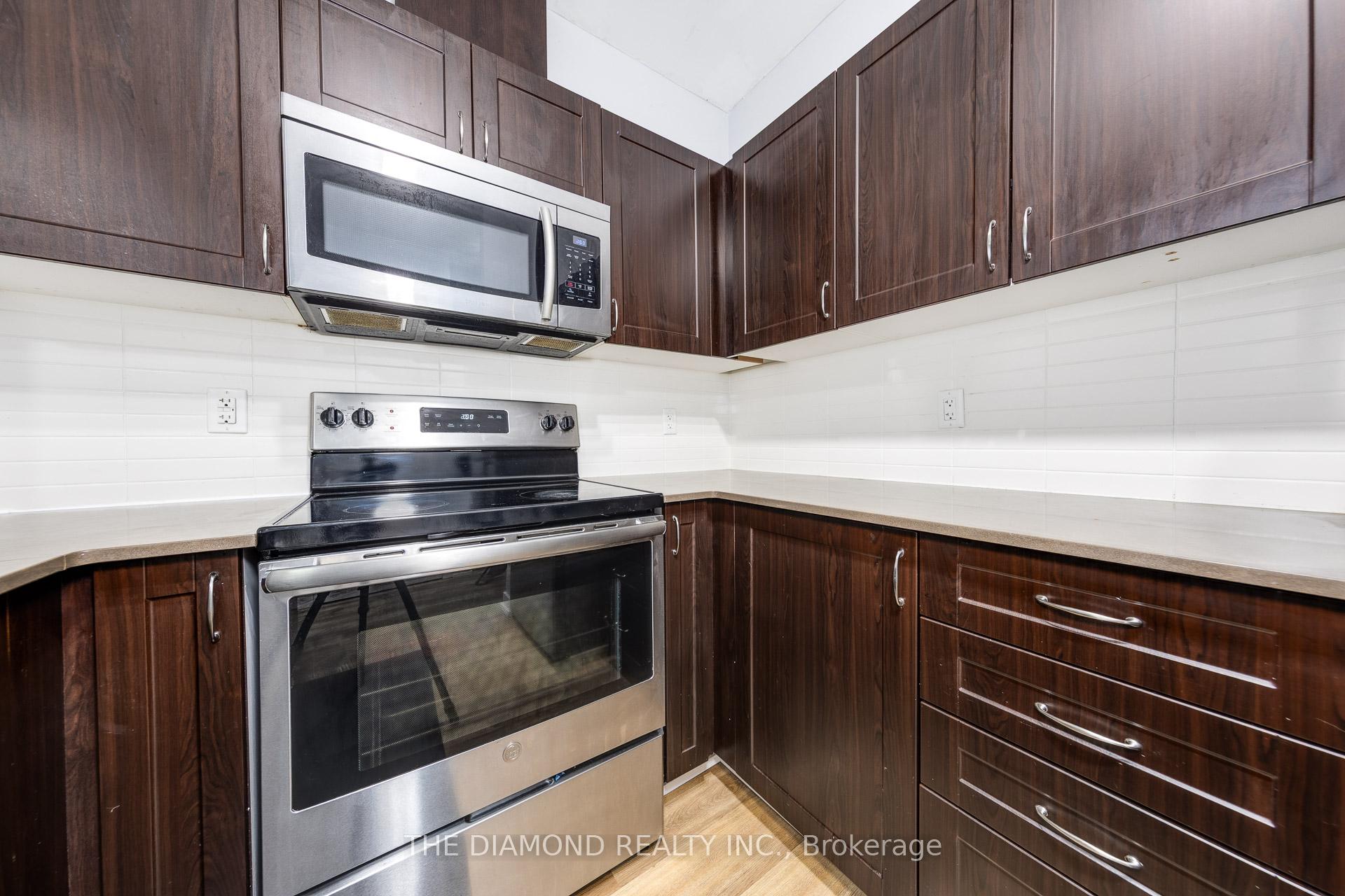 2 Bedrooms Condo at 3560 St Clair, Toronto For sale