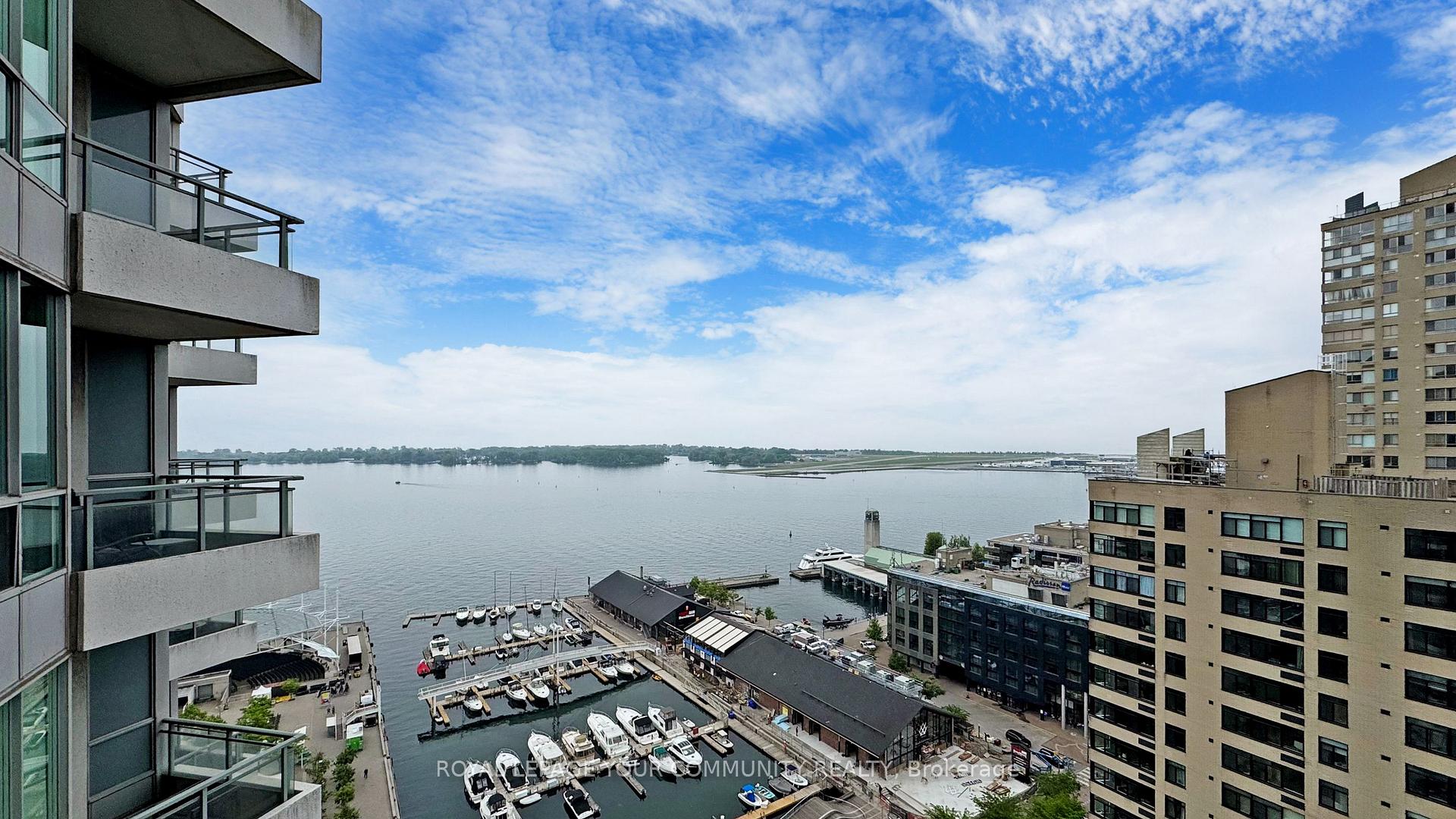 2 Bedrooms Condo at 230 Queens, Toronto For sale