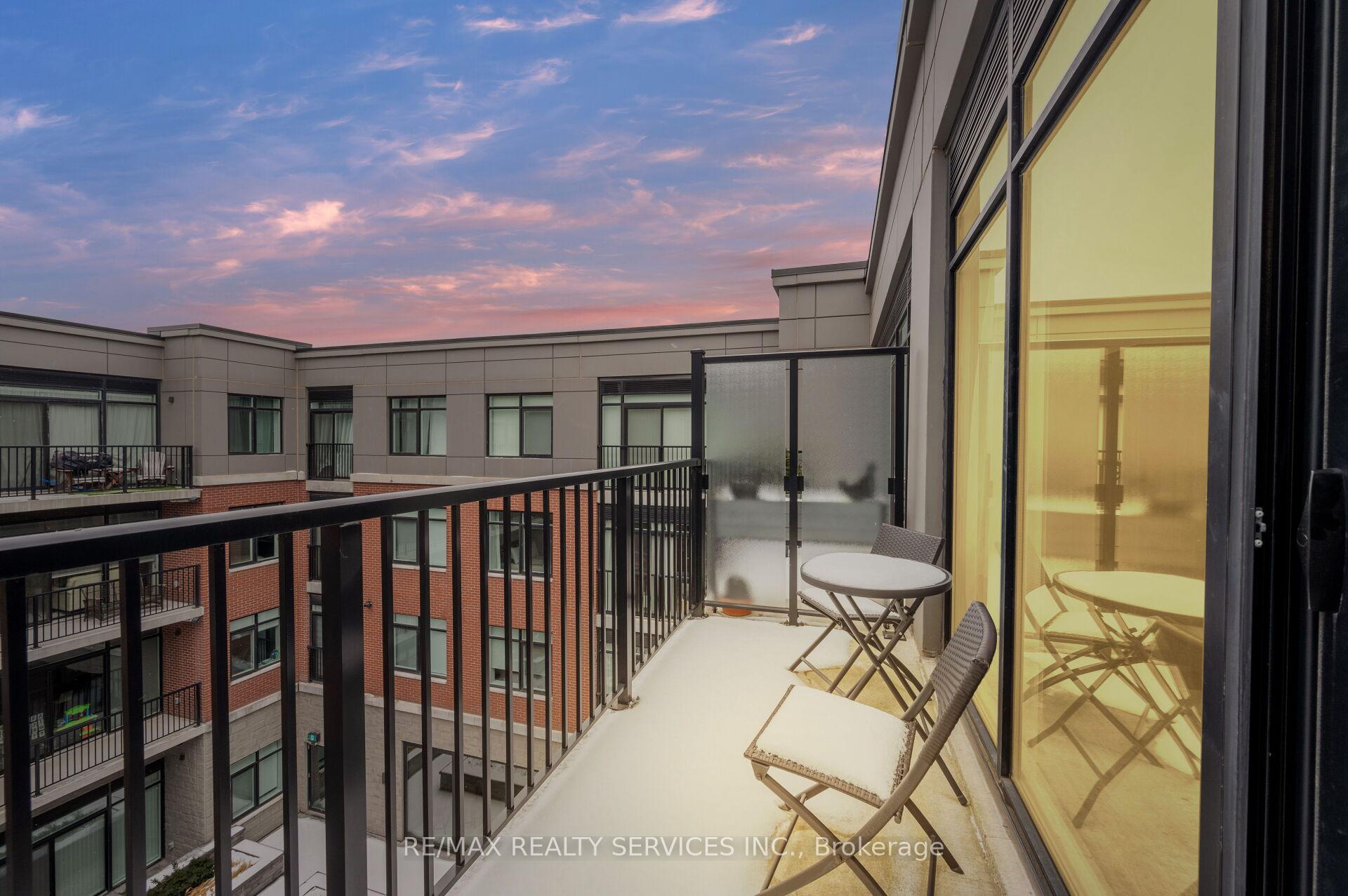 2 Bedrooms Condo at 1 Redfern, Hamilton For sale