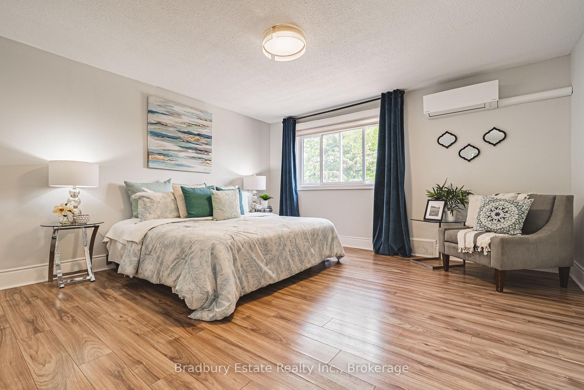 3 Bedrooms Condo at 1489 Ester, Burlington For sale