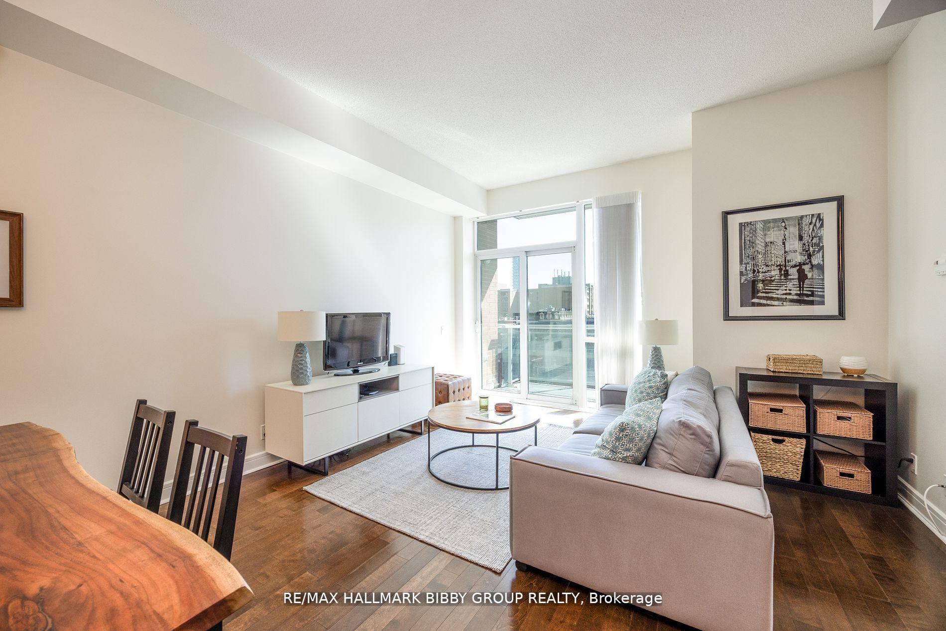 3 Bedrooms Condo at 112 George, Toronto For sale