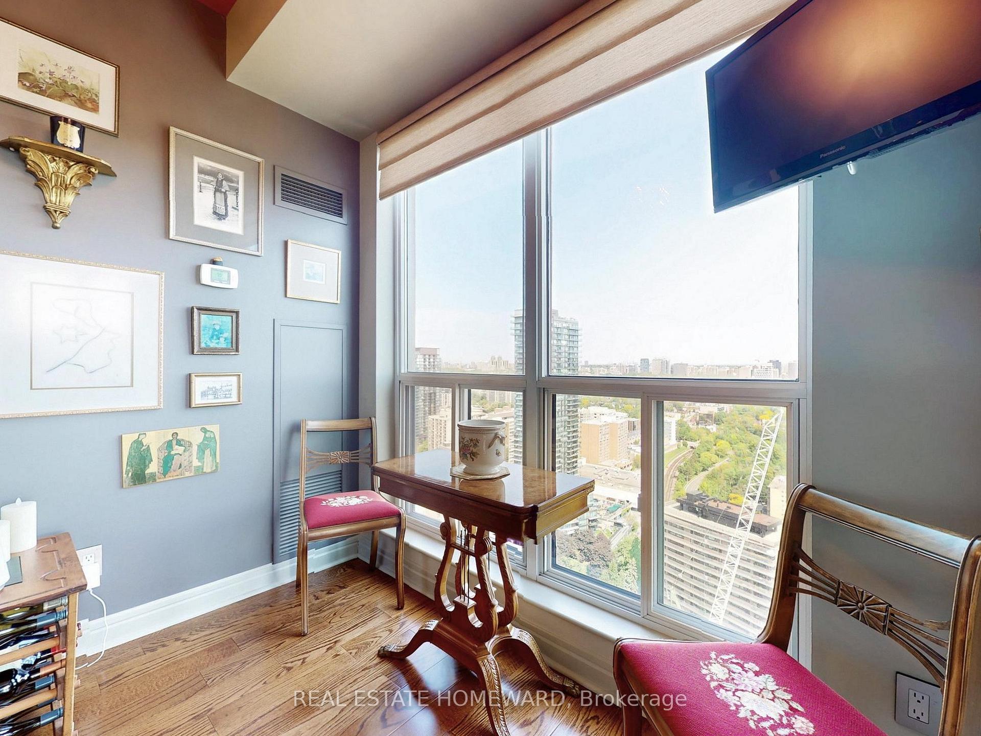 2 Bedrooms Condo at 8 Park, Toronto For sale