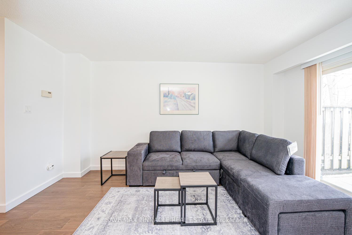 4 Bedrooms Condo at 2120 Rathburn,  Mississauga For sale