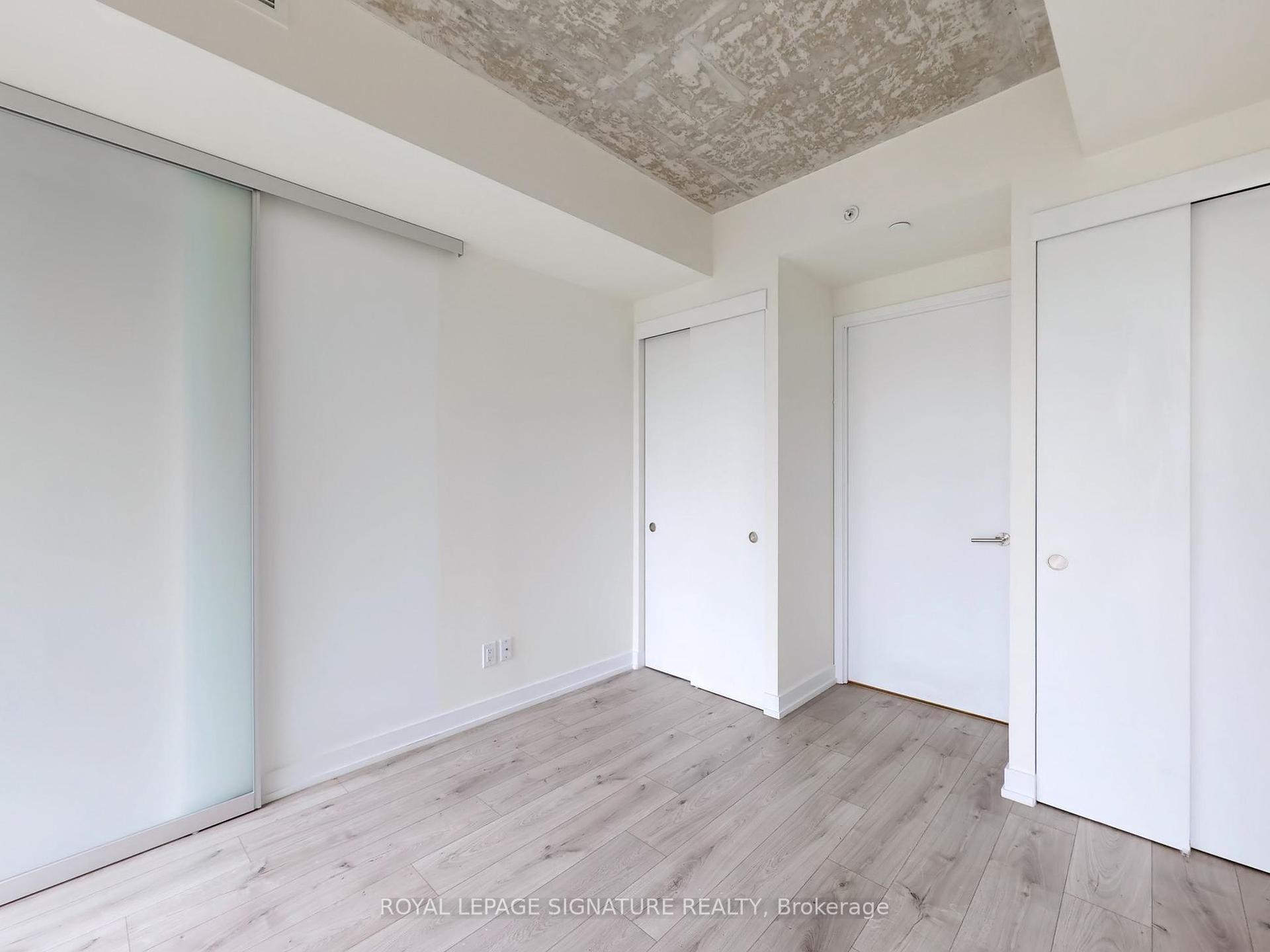 2 Bedrooms Condo at 161 Roehampton, Toronto For sale