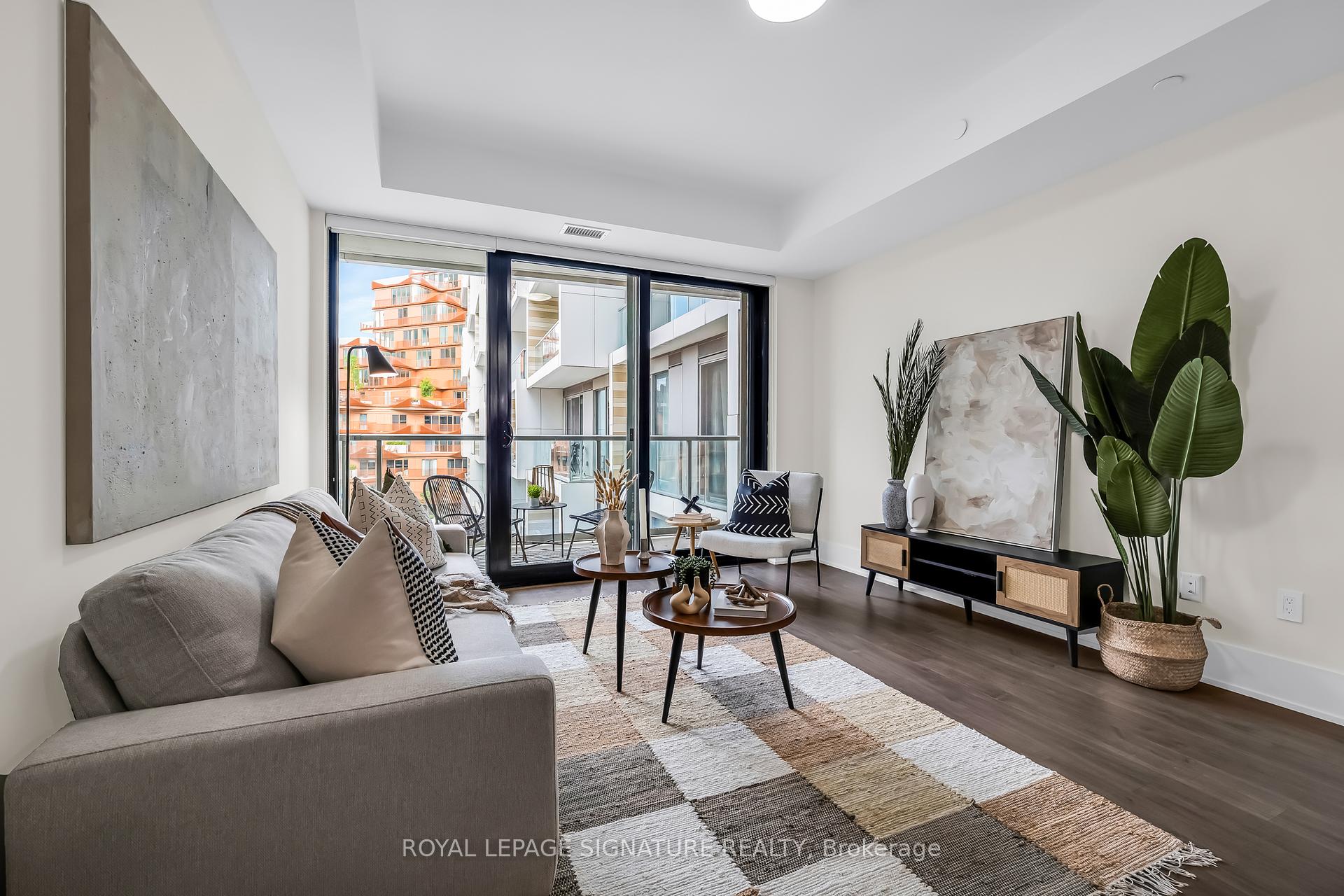 3 Bedrooms Condo at 118 Merchants’ Wharf, Toronto For sale