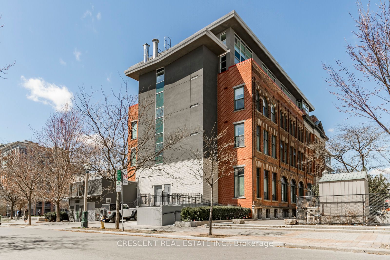 915 King Street W, #208