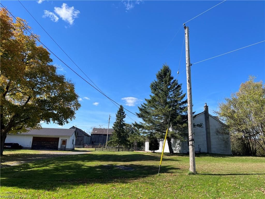 2213 SYDENHAM Road Kingston Ontario K0H 1M0