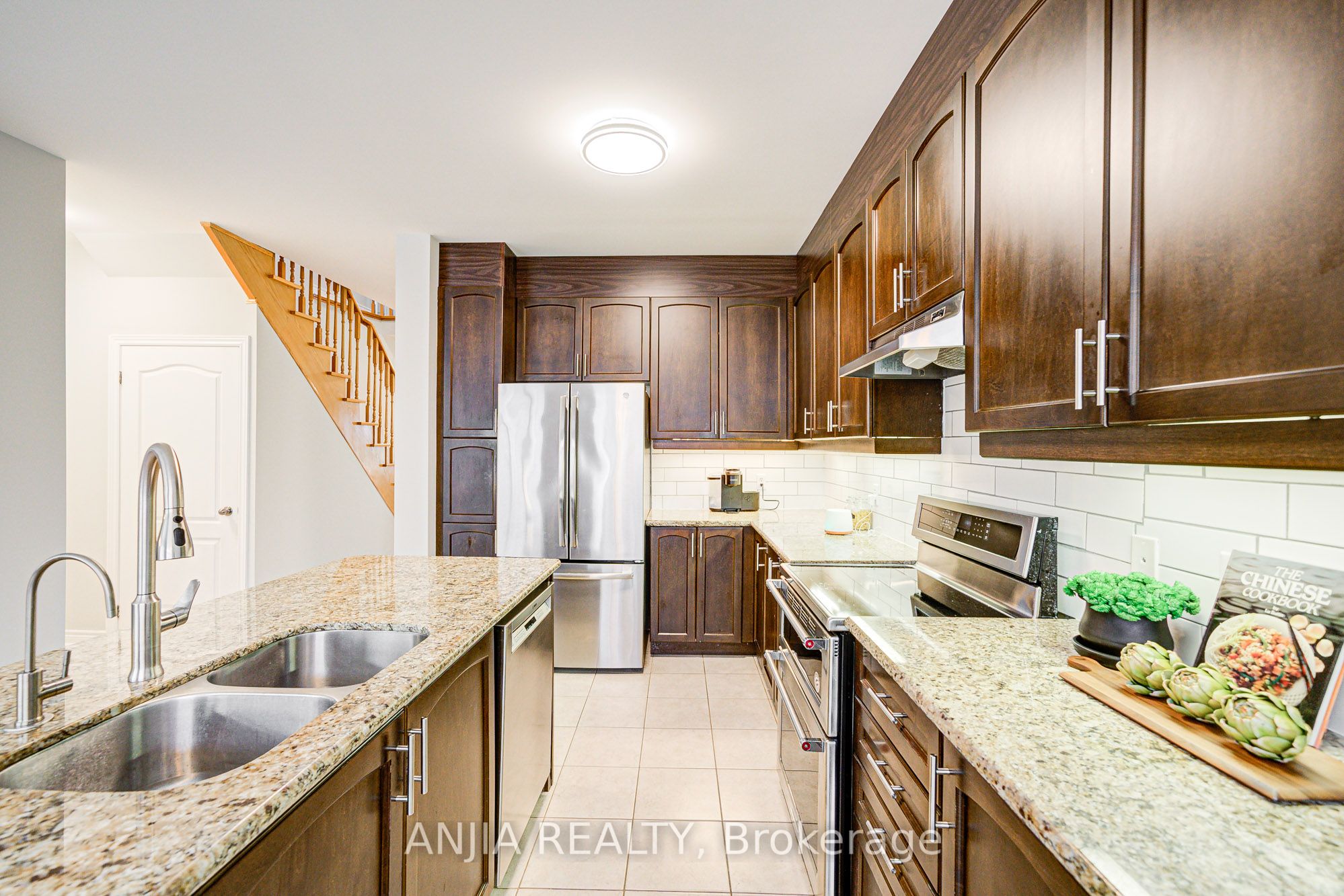 9 Desjardin Drive