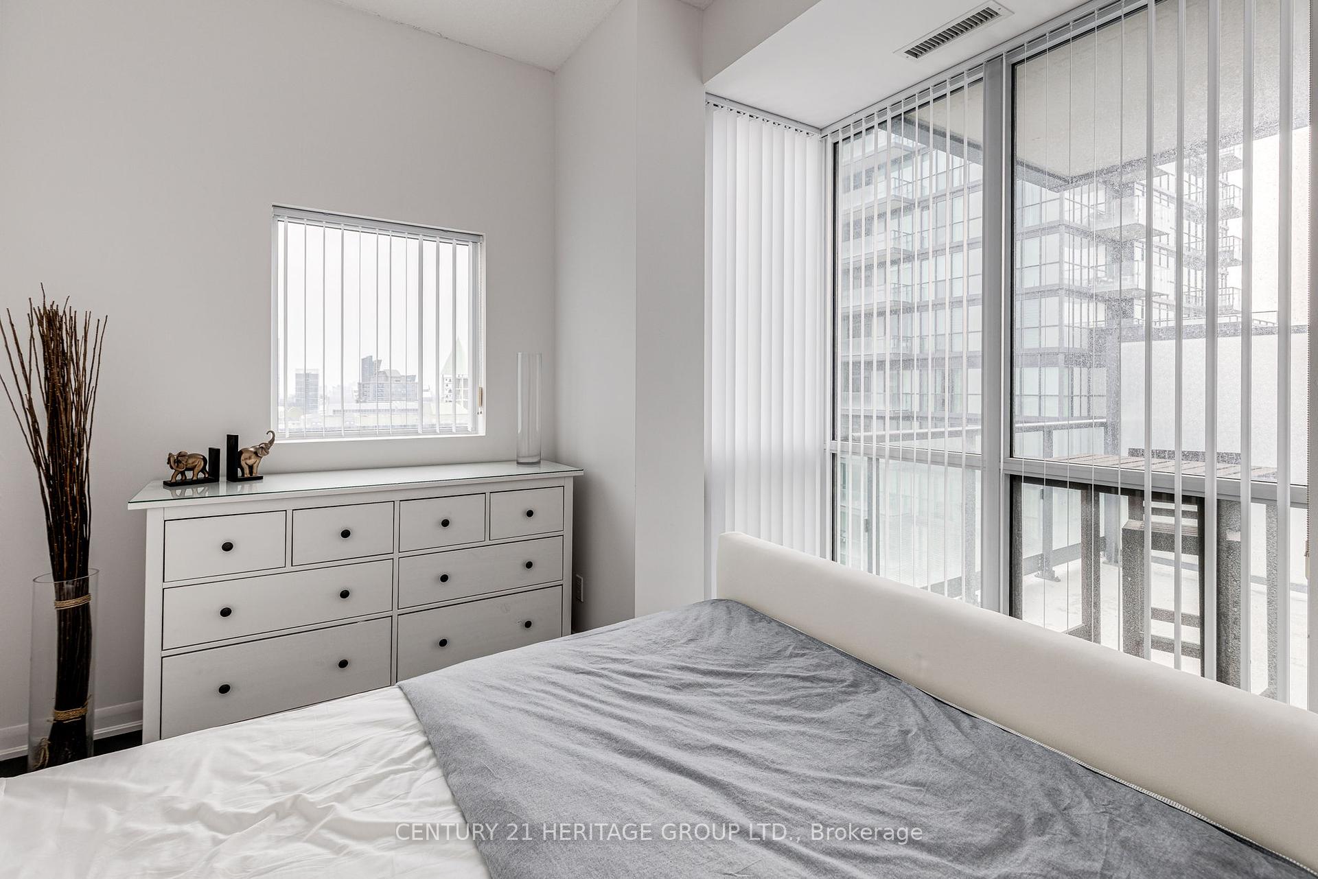 2 Bedrooms Condo at 5168 Yonge, Toronto For sale