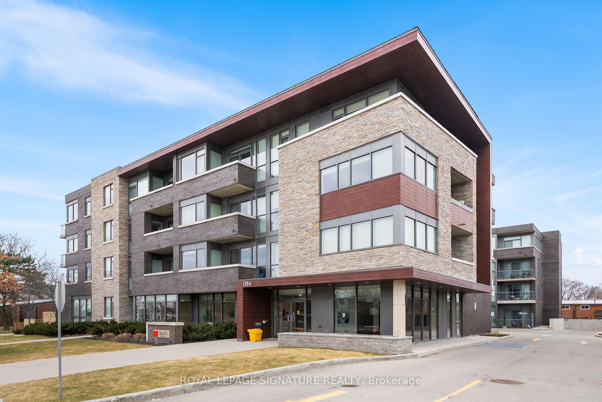 2 Bedrooms Condo at 1284 Guelph, Burlington For sale