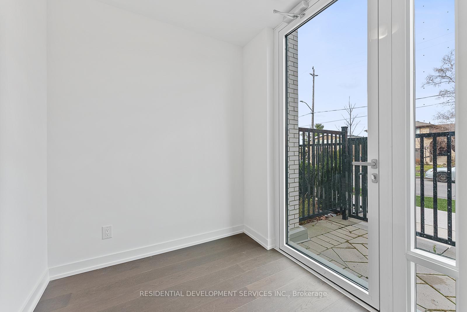 3 Bedrooms Condo at 15 Maryport Ave,  Toronto For sale