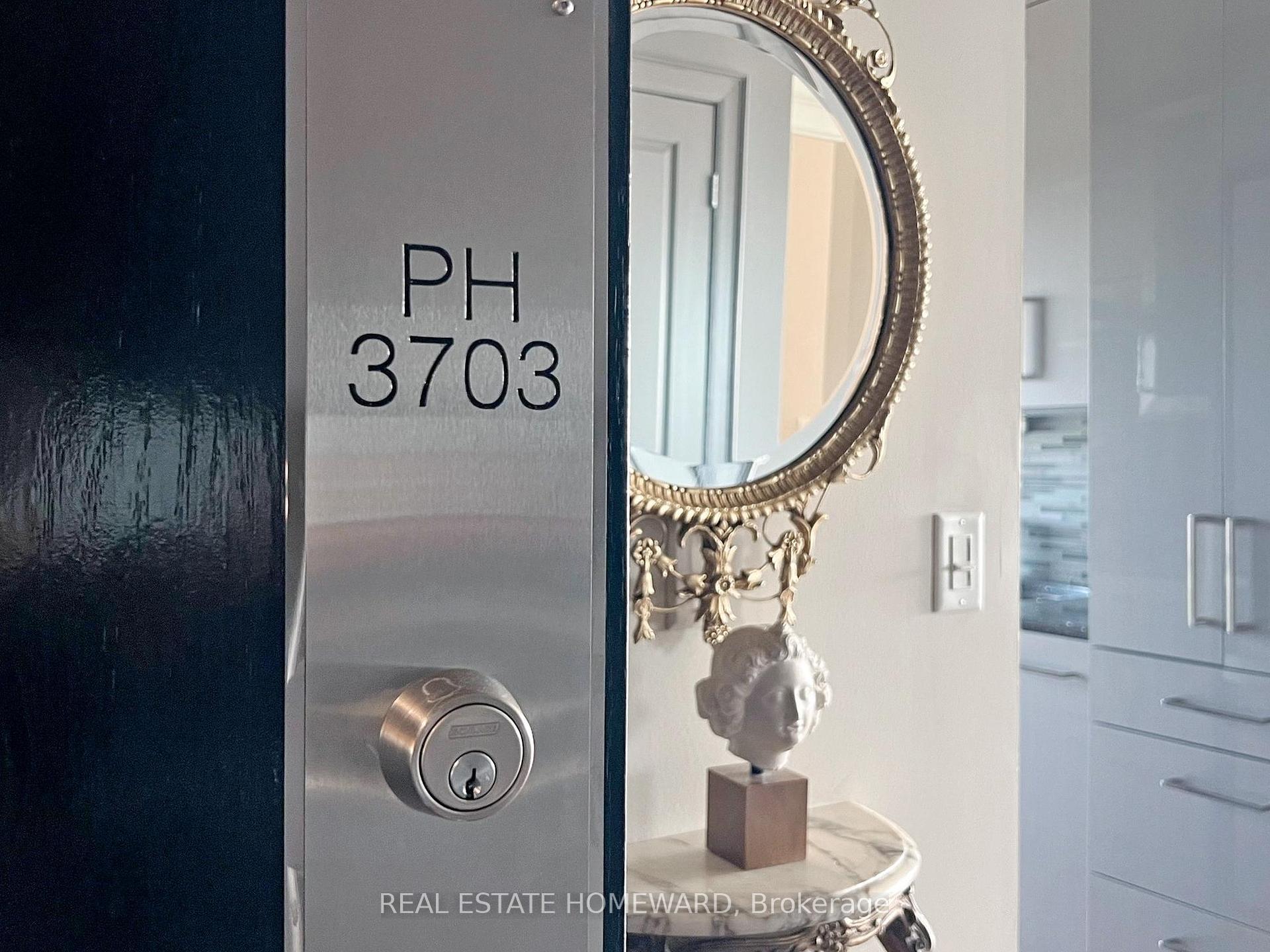 2 Bedrooms Condo at 8 Park, Toronto For sale
