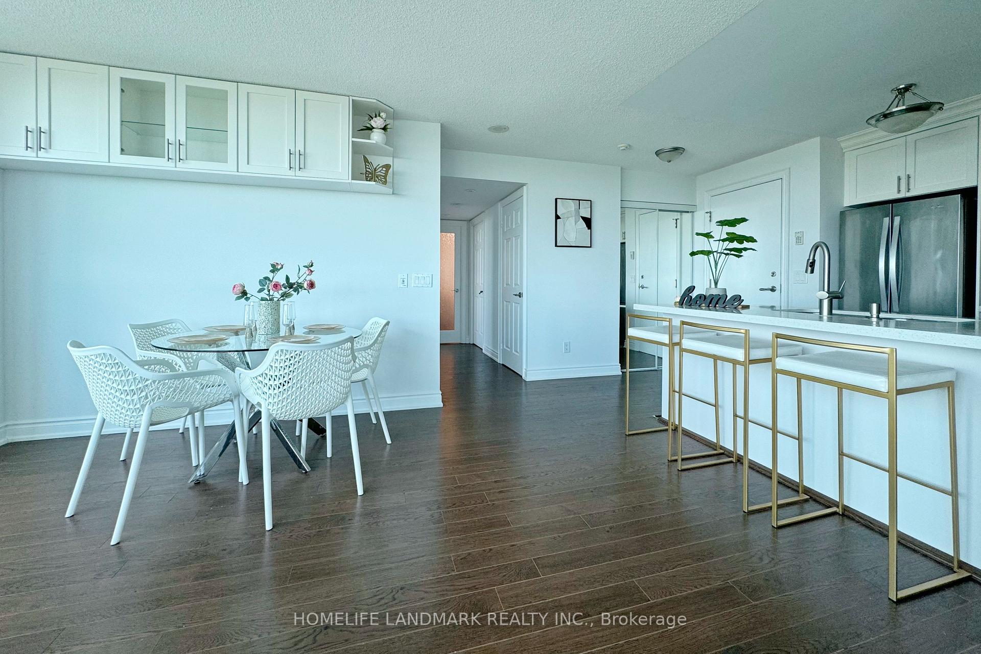 3 Bedrooms Condo at 15 Greenview, Toronto For sale