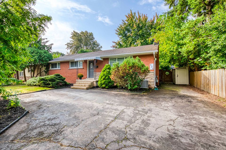 428 Henderson