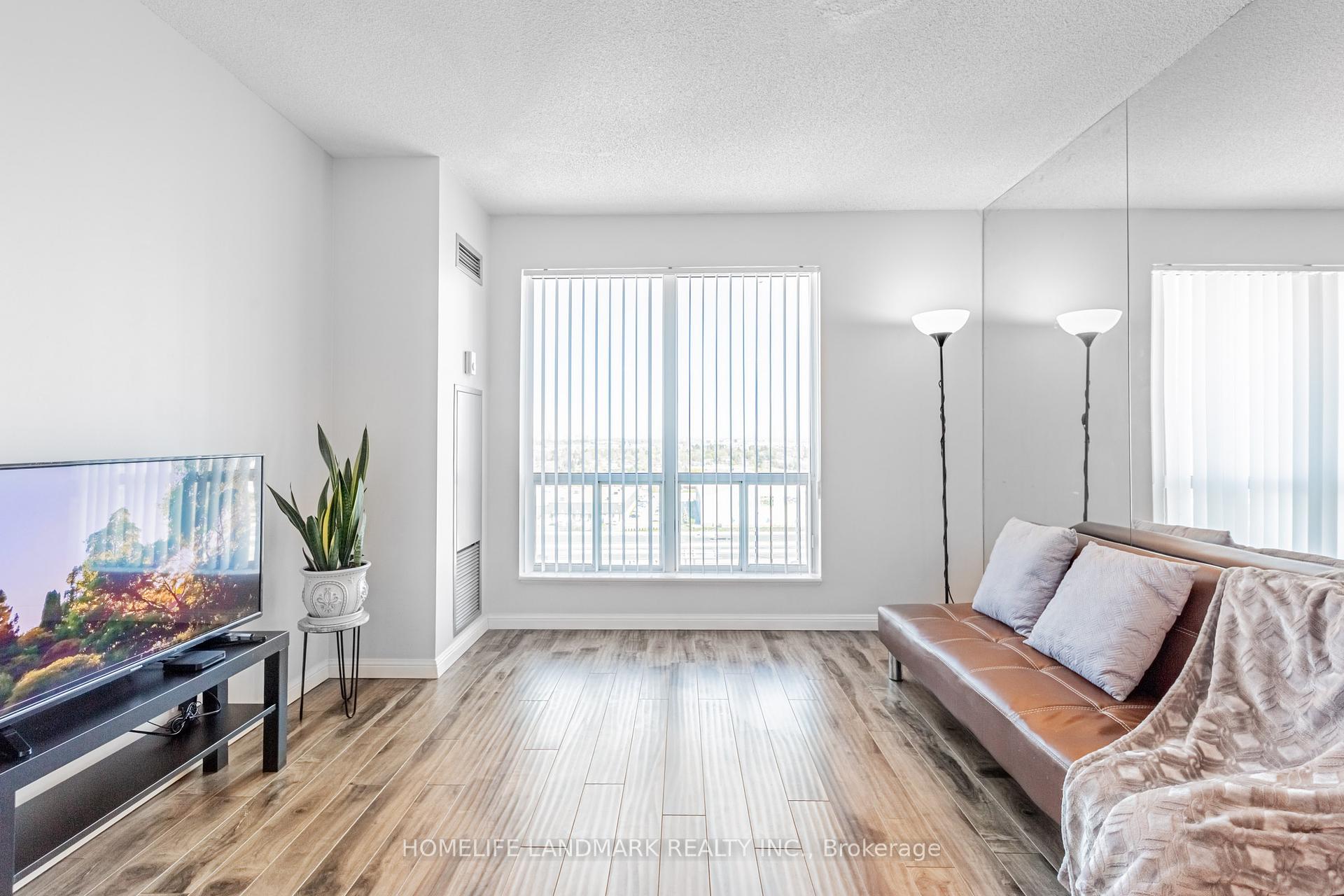 2 Bedrooms Condo at 1 Lee Centre, Toronto For sale