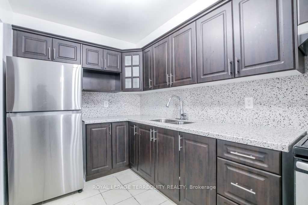 2 Bedrooms Condo at 5 Massey, Toronto For sale