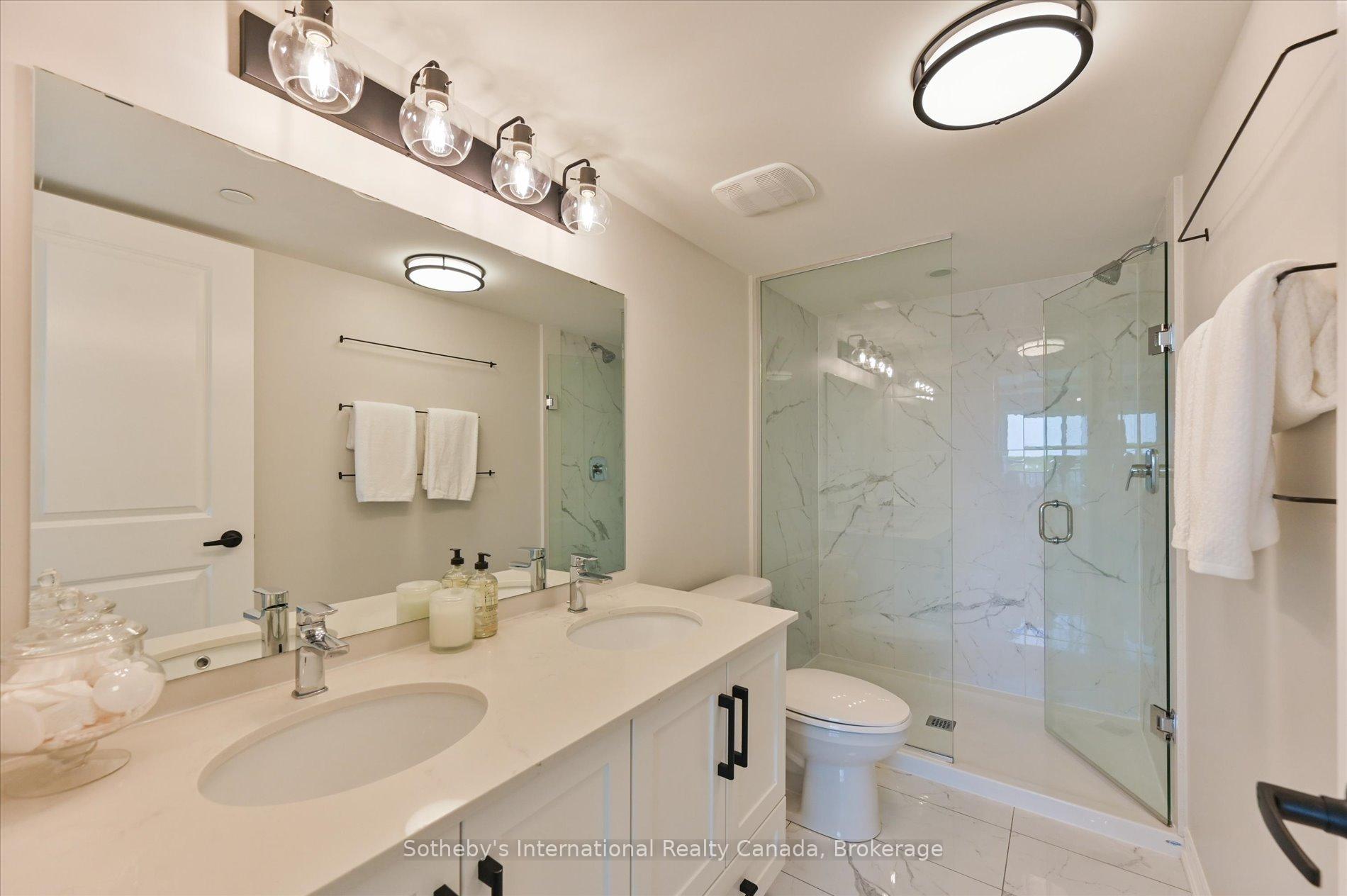 2 Bedrooms Condo at 2199 Lillykin, Oakville For sale