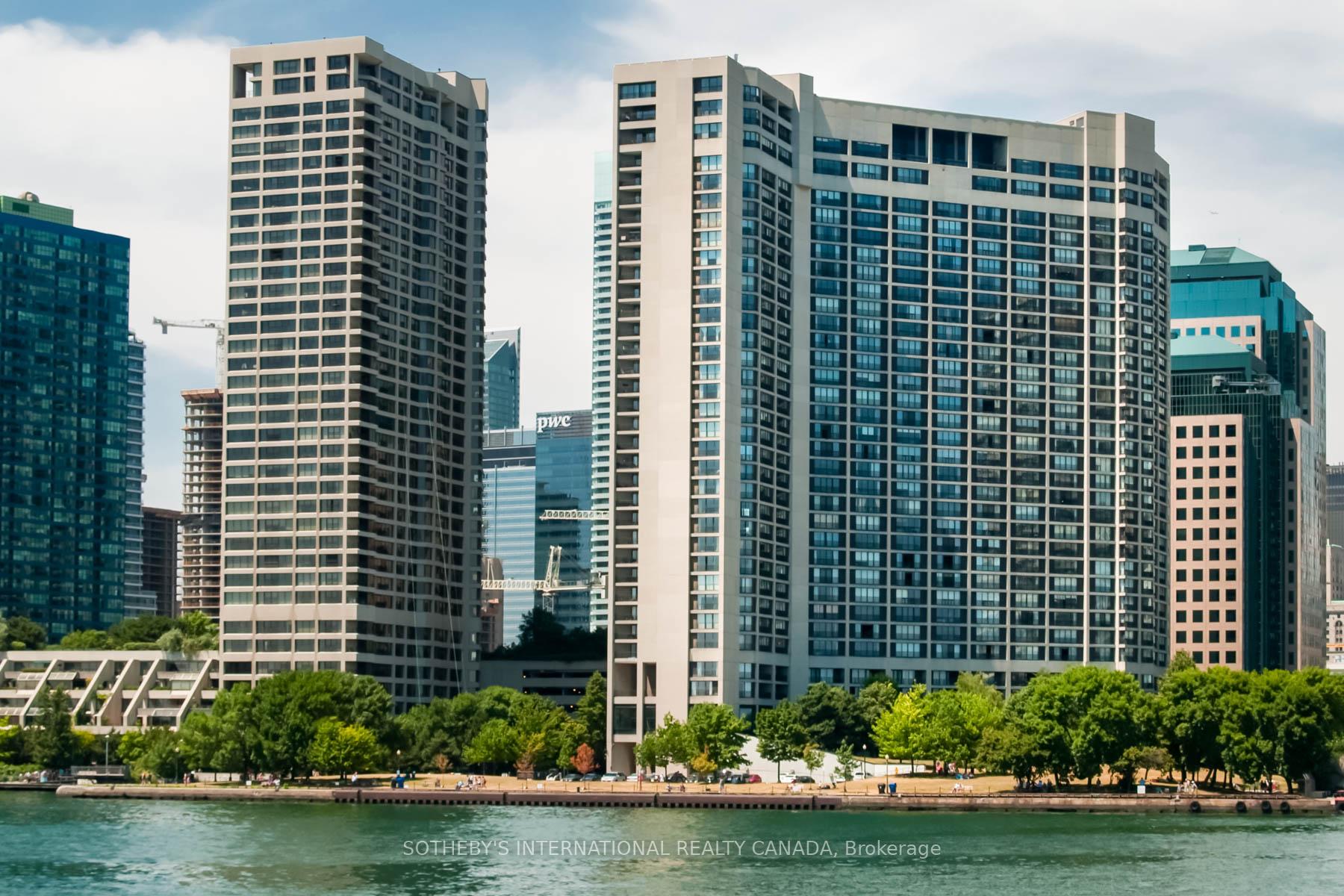 1 Bedroom Condo at 33 Harbour, Toronto For sale