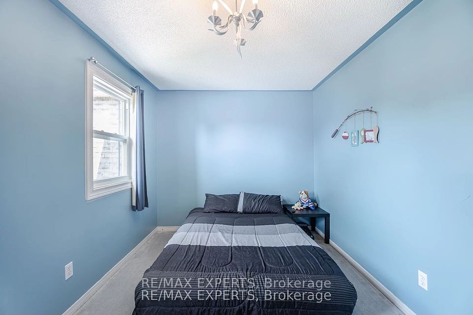 37 Erinlea Crescent
