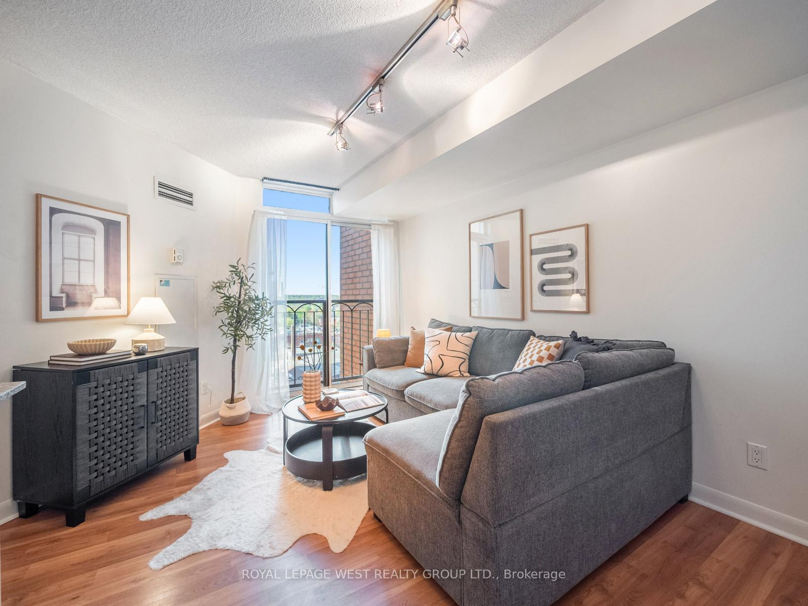 2 Bedrooms Condo at 313 Richmond, Toronto For sale