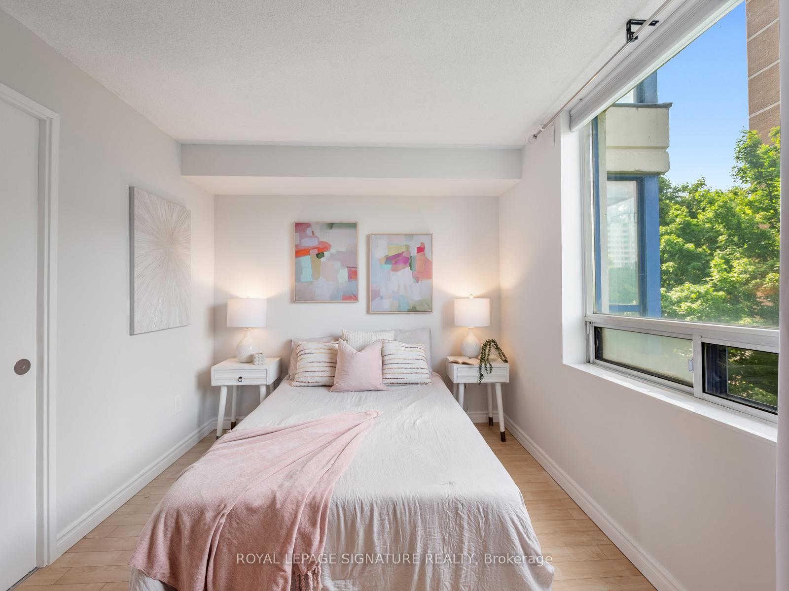 3 Bedrooms Condo at 3050 Ellesmere, Toronto For sale