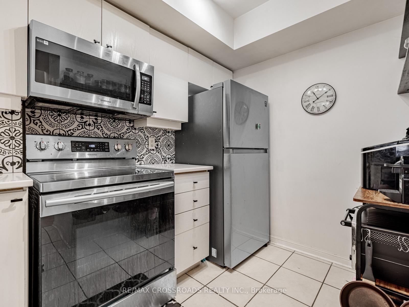 2 Bedrooms Condo at 5 Everson, Toronto For sale