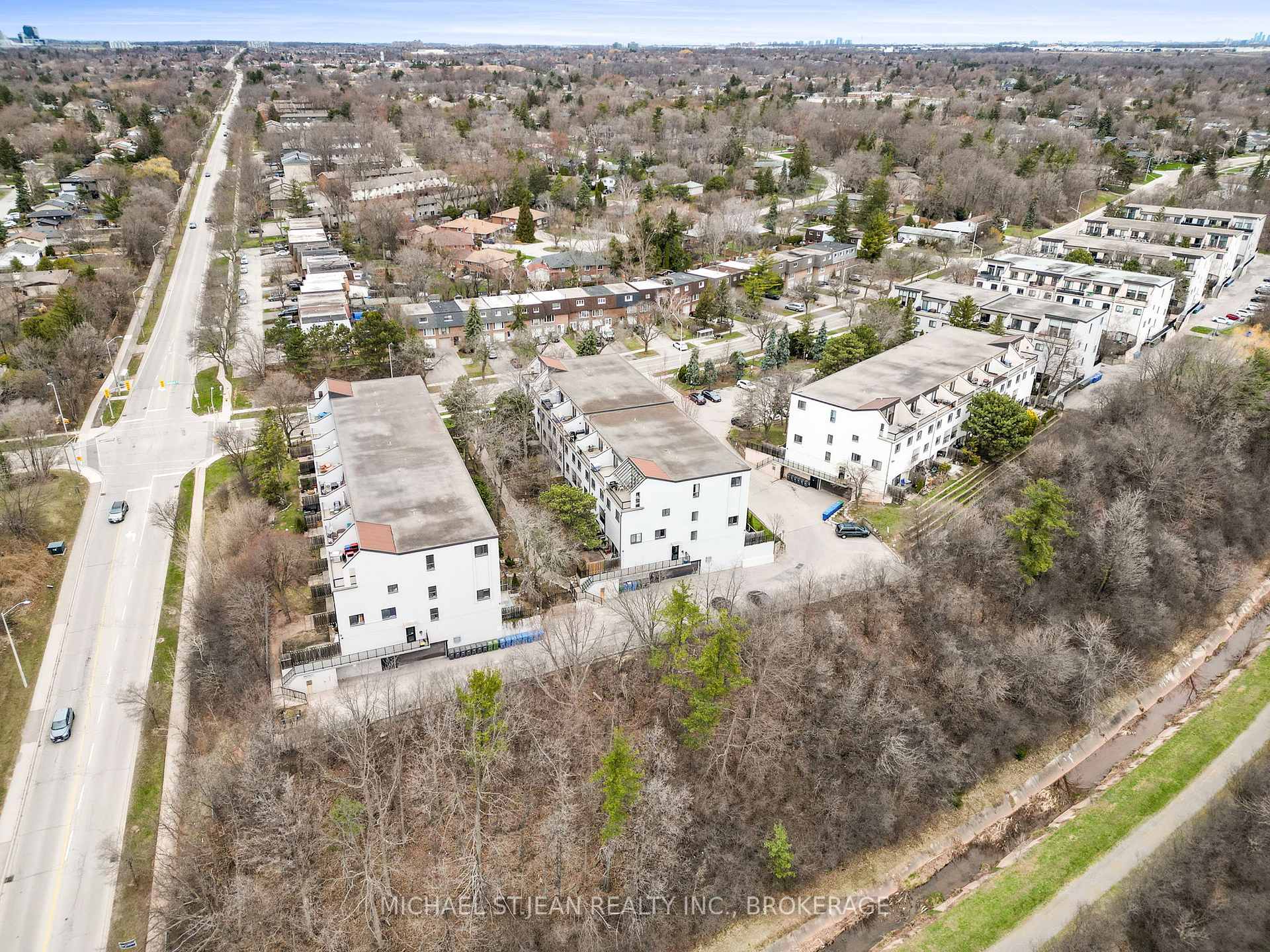 4 Bedrooms Condo at 1016 Falgarwood,  Oakville For sale