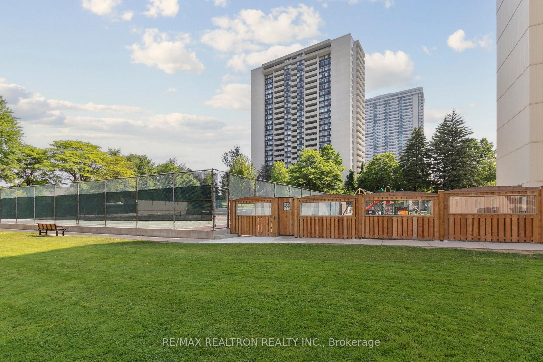 1 Bedroom Condo at 350 Seneca Hill, Toronto For sale