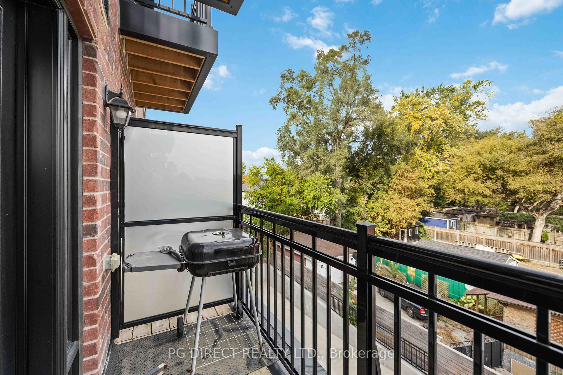 3 Bedrooms Condo at 100 Coxwell,  Toronto For sale
