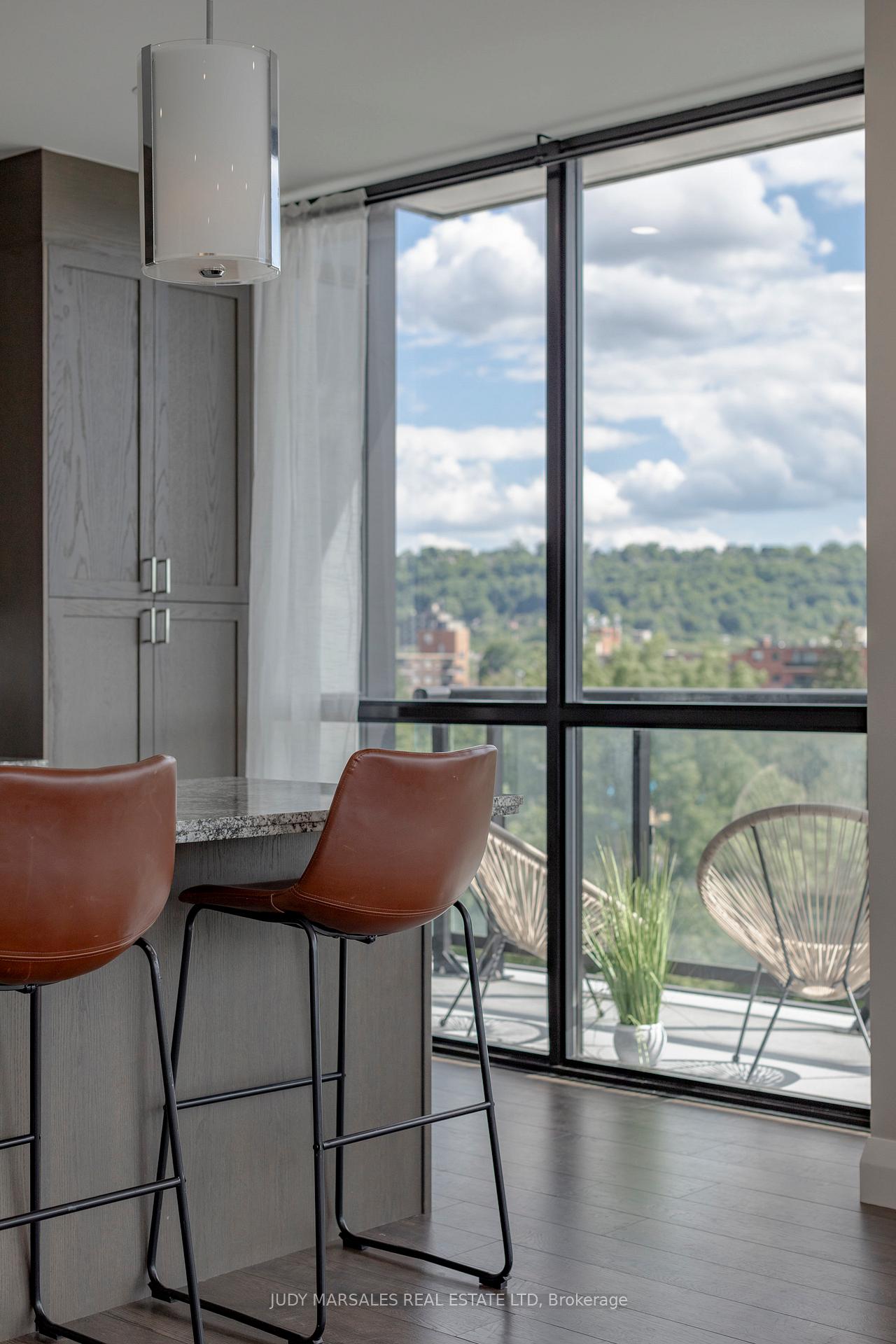 2 Bedrooms Condo at 101 Locke,  Hamilton For sale