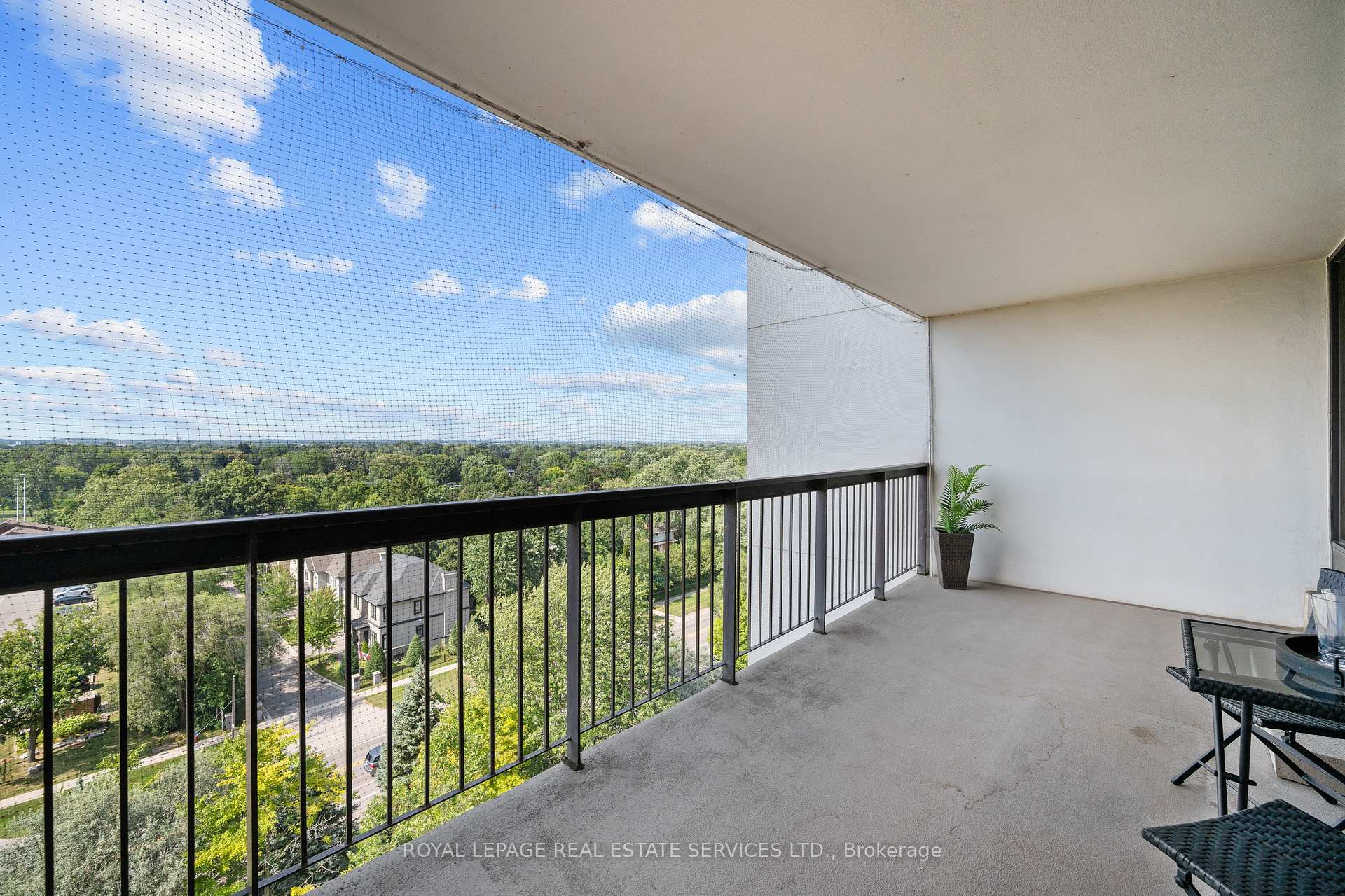 2 Bedrooms Condo at 2185 Marine,  Oakville For sale