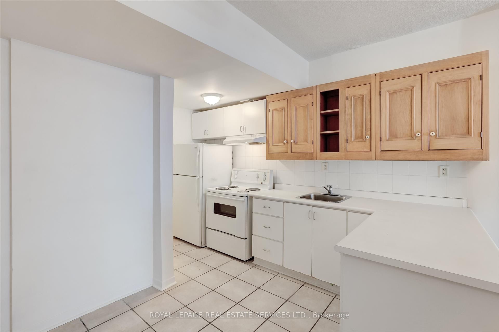1530 King Street W, #101