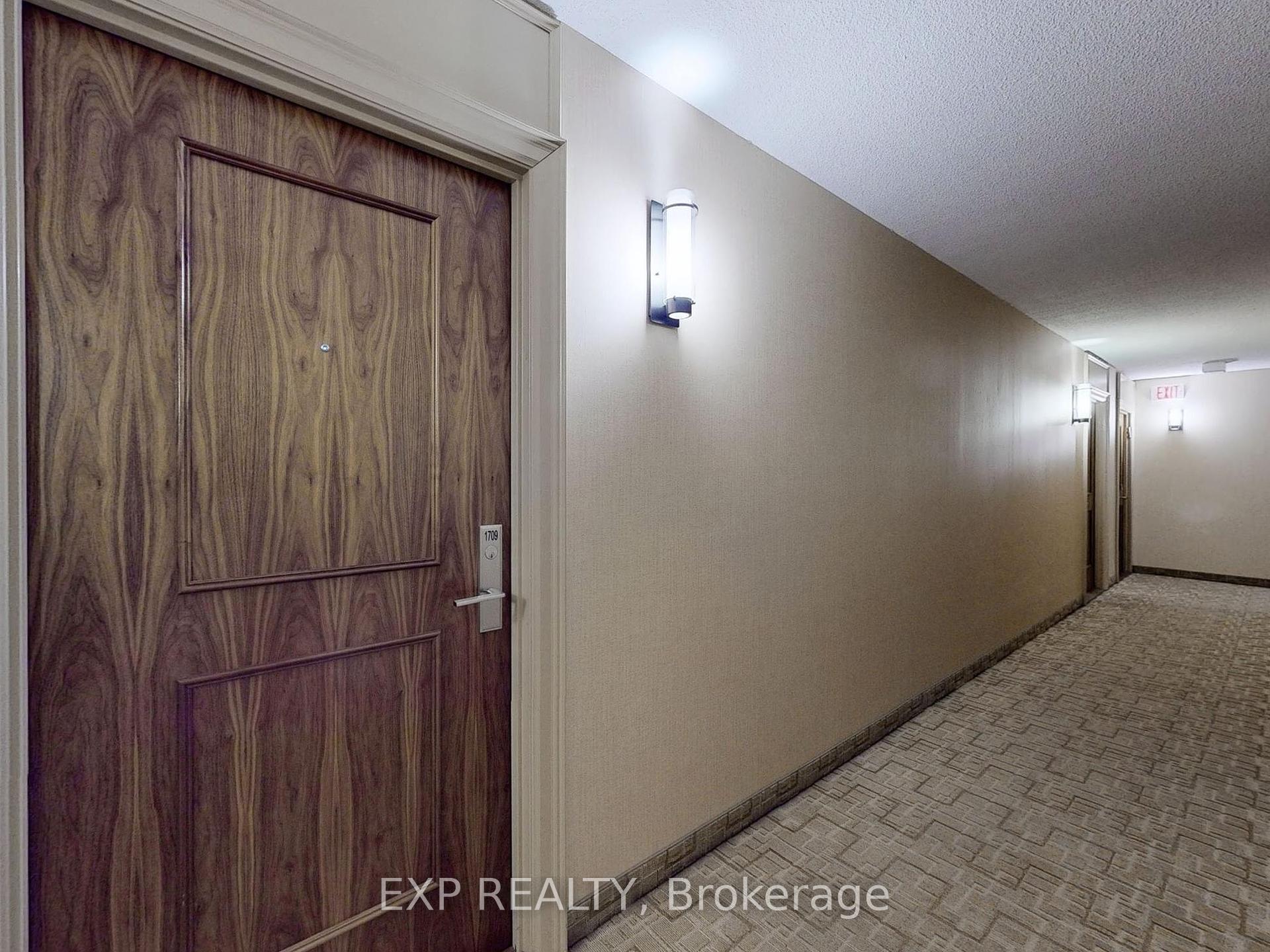 1 Bedroom Condo at 914 Yonge, Toronto For sale