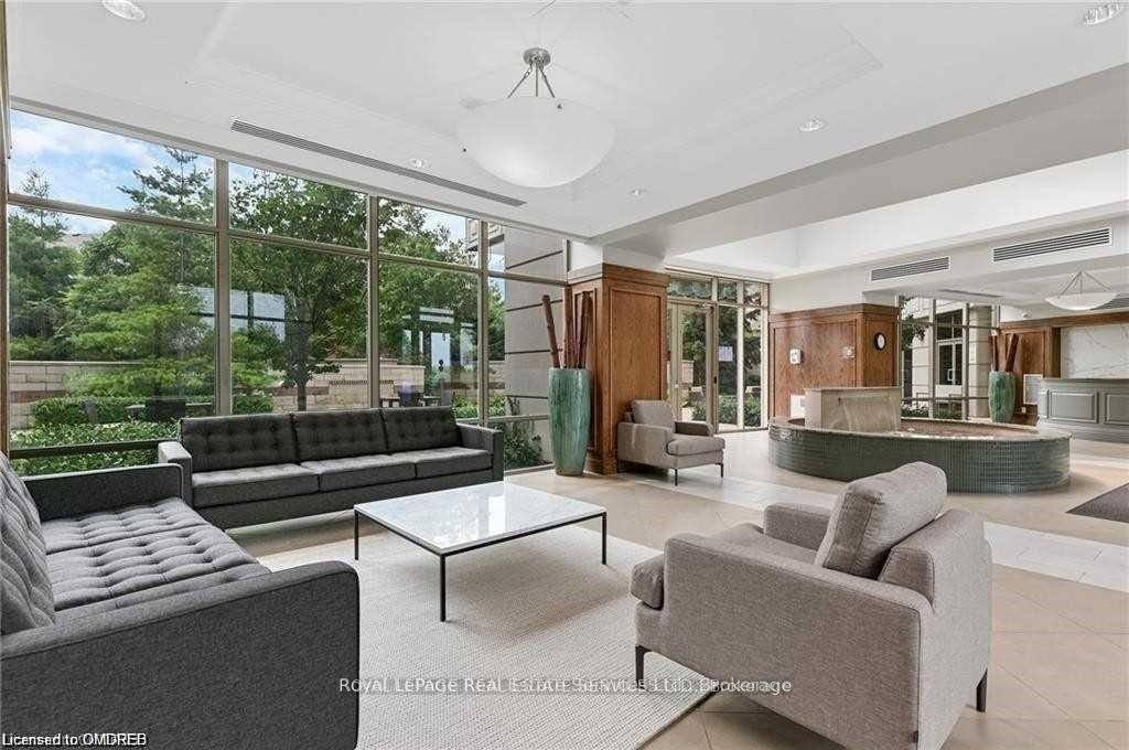 2 Bedrooms Condo at 2391 Central Park, Oakville For sale