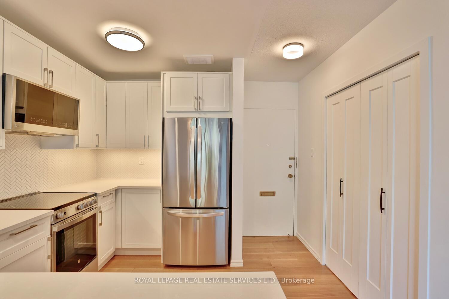 1 Bedroom Co-op at 41 Lake Shore, Toronto For sale