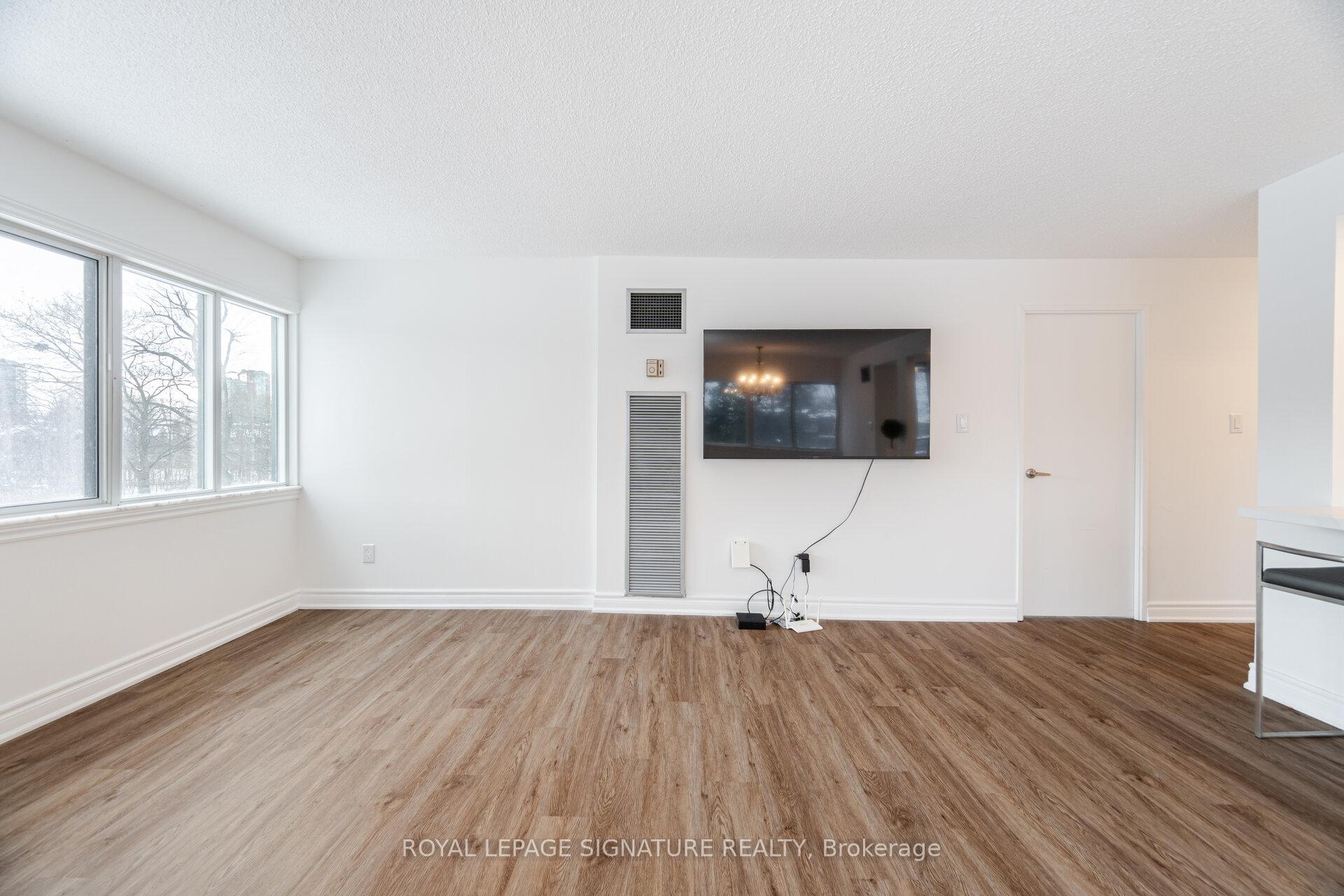 4 Bedrooms Condo at 1300 Mississauga Valley,  Mississauga For sale