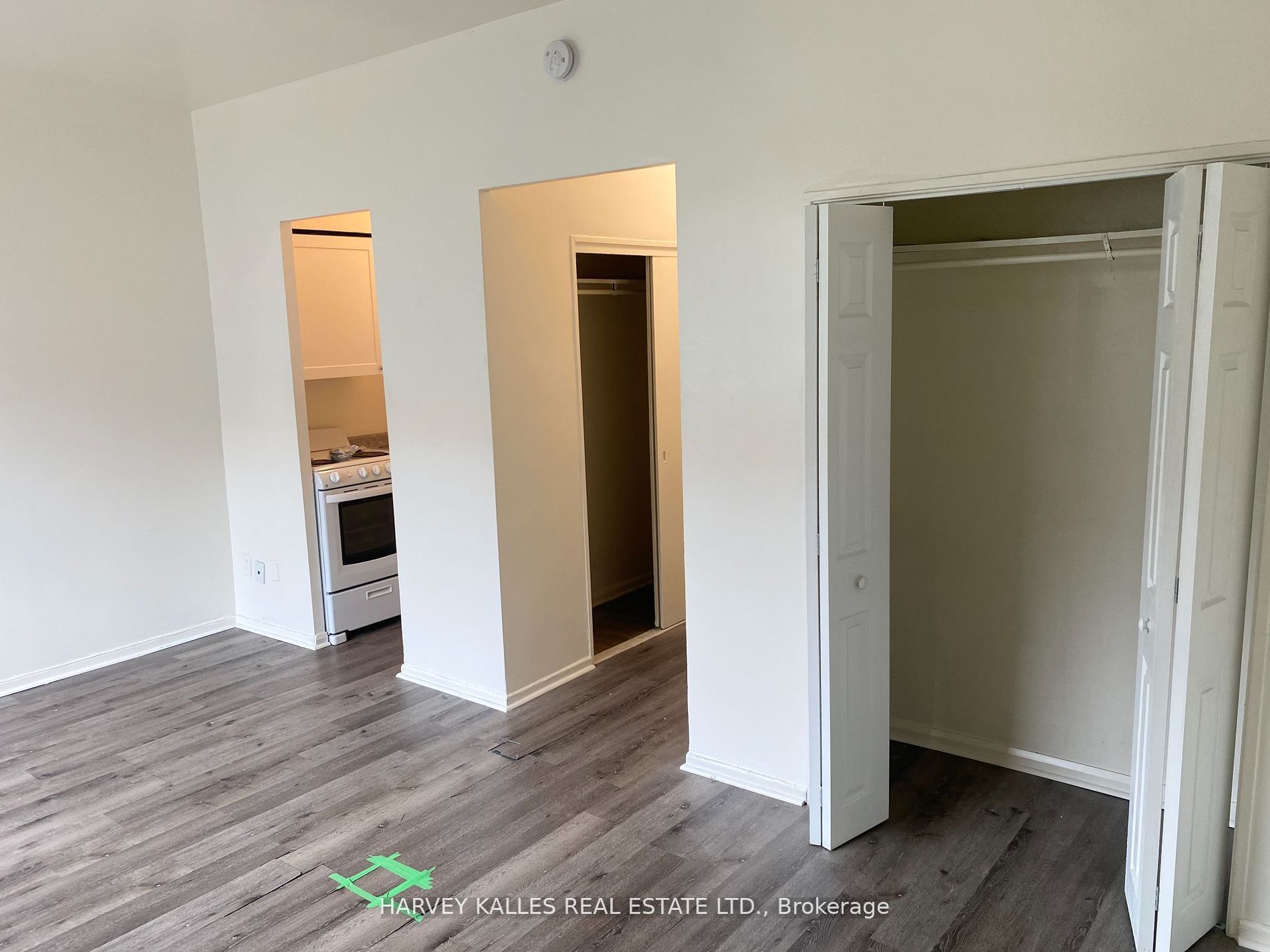 1582 Bathurst Street 107