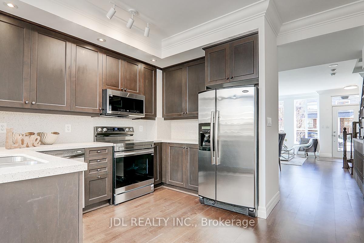 3 Bedrooms Condo at 934 Mount Pleasant,  Toronto For sale