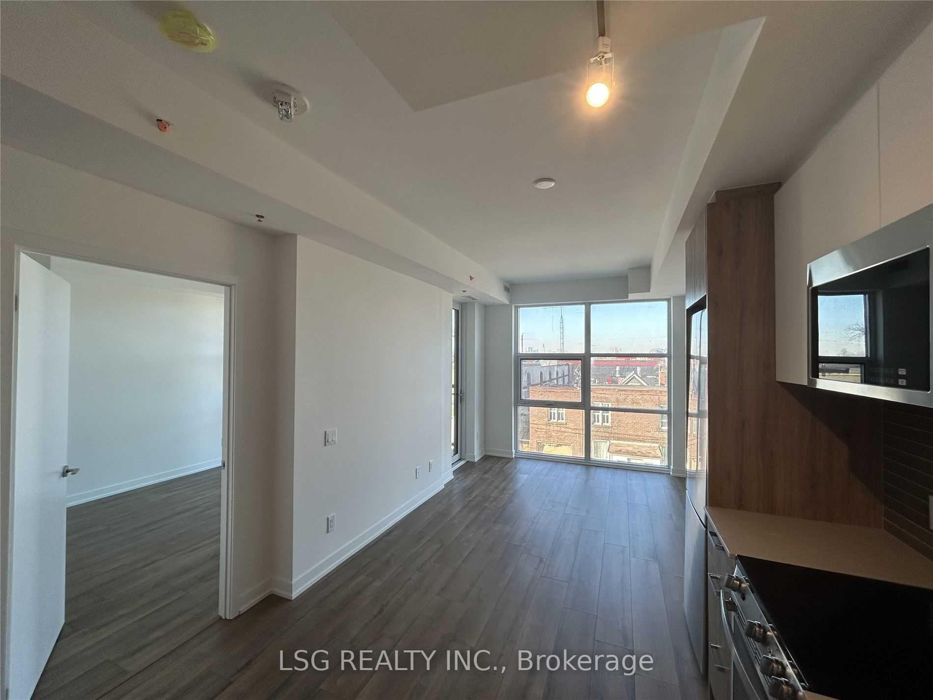2 Bedrooms Condo at 1787 St Clair, Toronto For sale