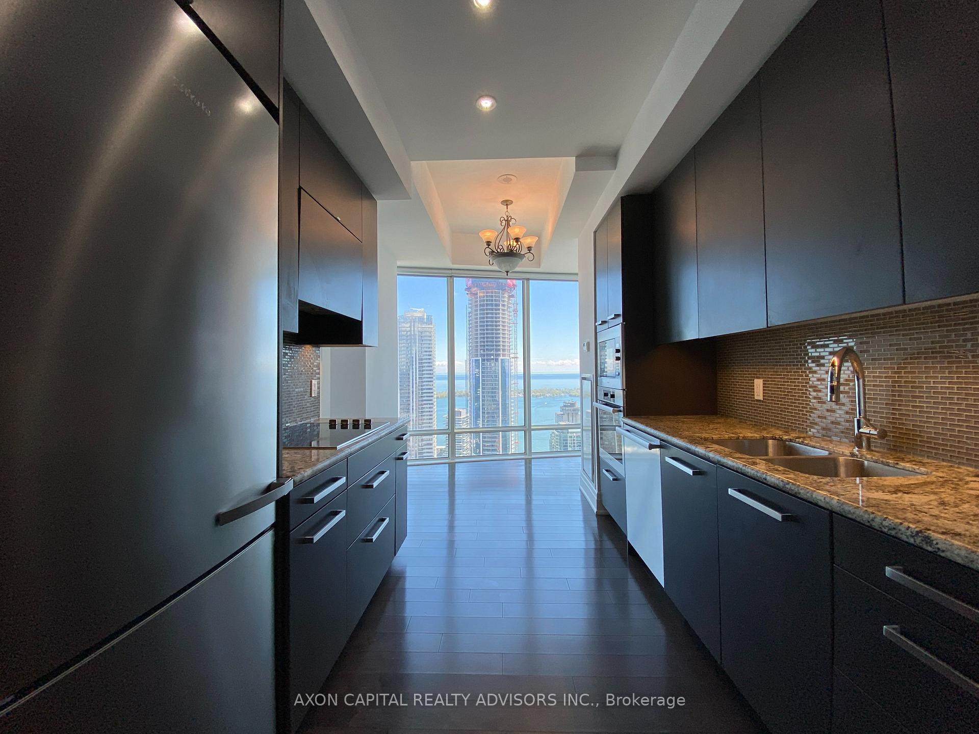 3 Bedrooms Condo at 8 The Esplanade, Toronto For sale