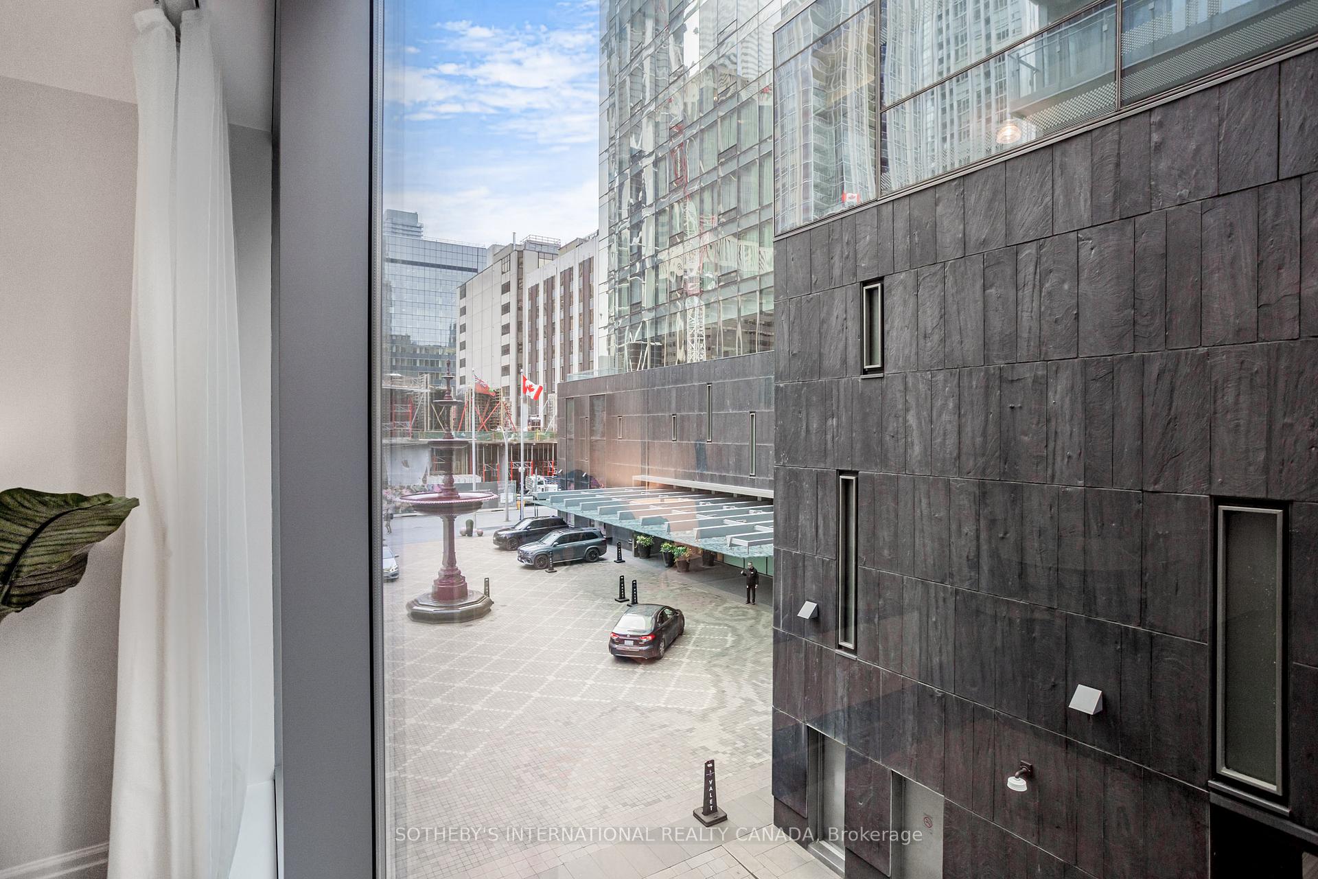 1 Bedroom Condo at 55 Scollard, Toronto For sale