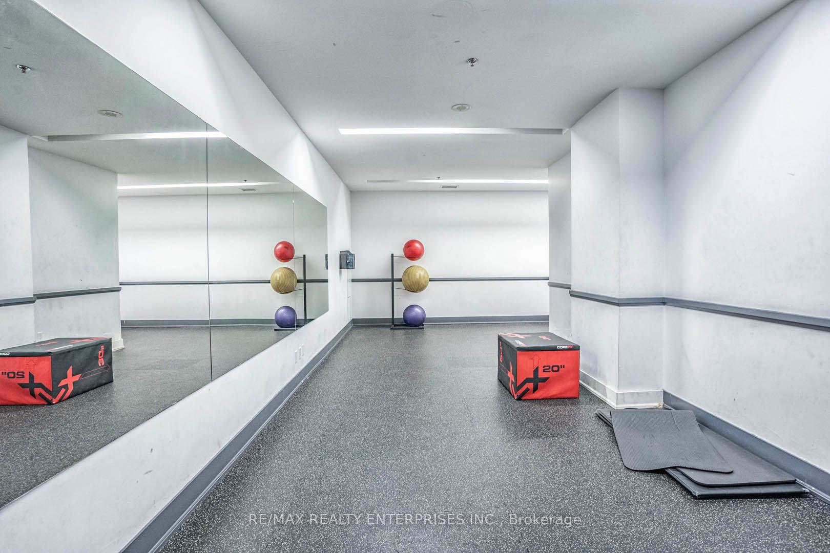 2 Bedrooms Condo at 2900 Highway 7, Vaughan For sale