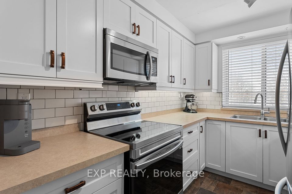 Bright & Cheerful Kitchen