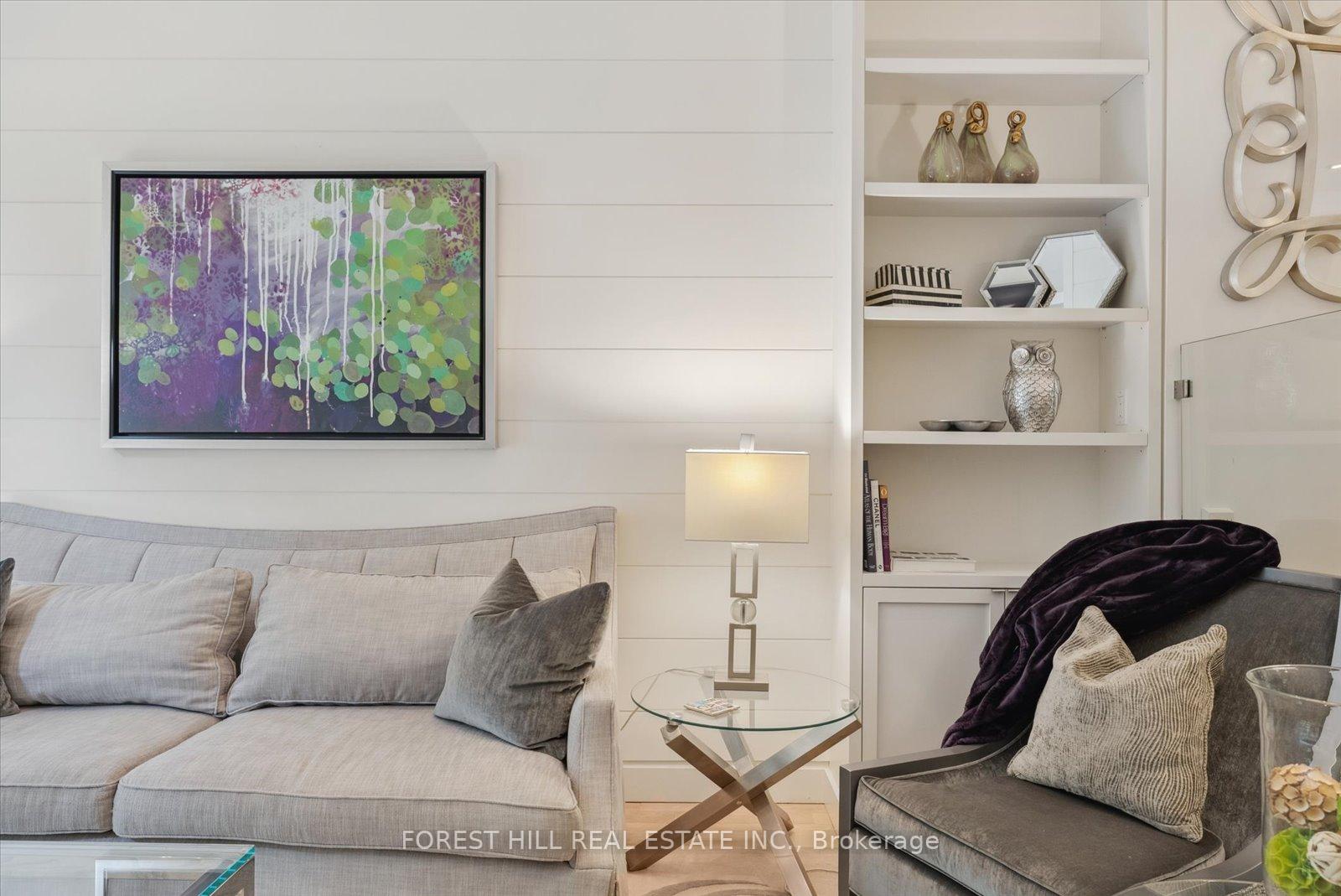3 Bedrooms Condo at 10 Buller, Toronto For sale