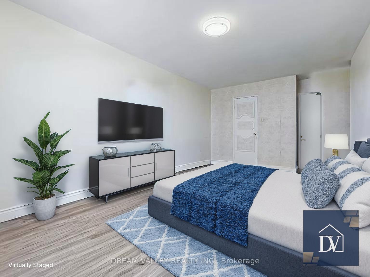 3 Bedrooms Condo at 3420 EGLINTON,  Toronto For sale