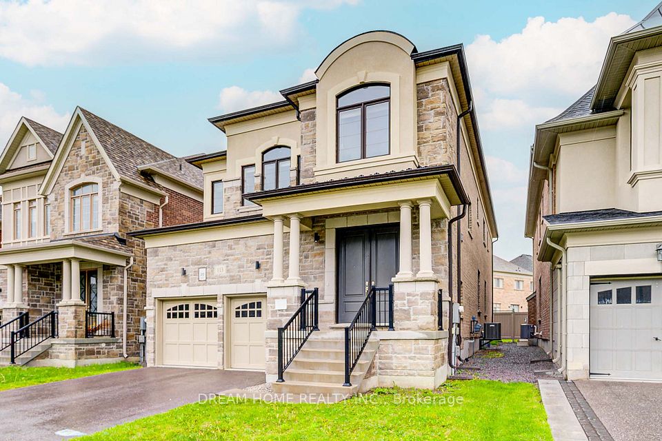 113 Botelho Circle, Aurora, ON L4G 3X3