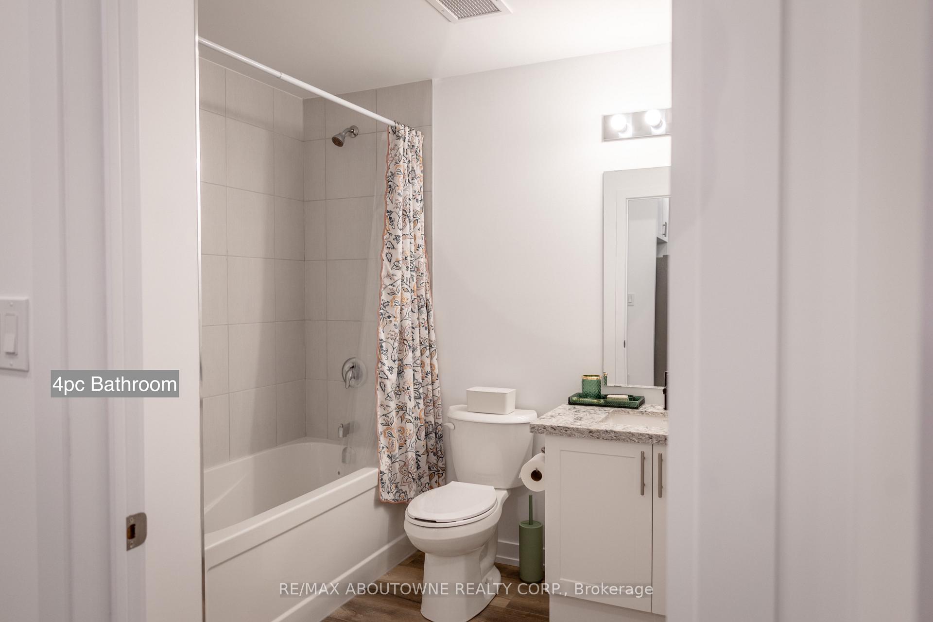 2 Bedrooms Condo at 470 Dundas, Hamilton For sale